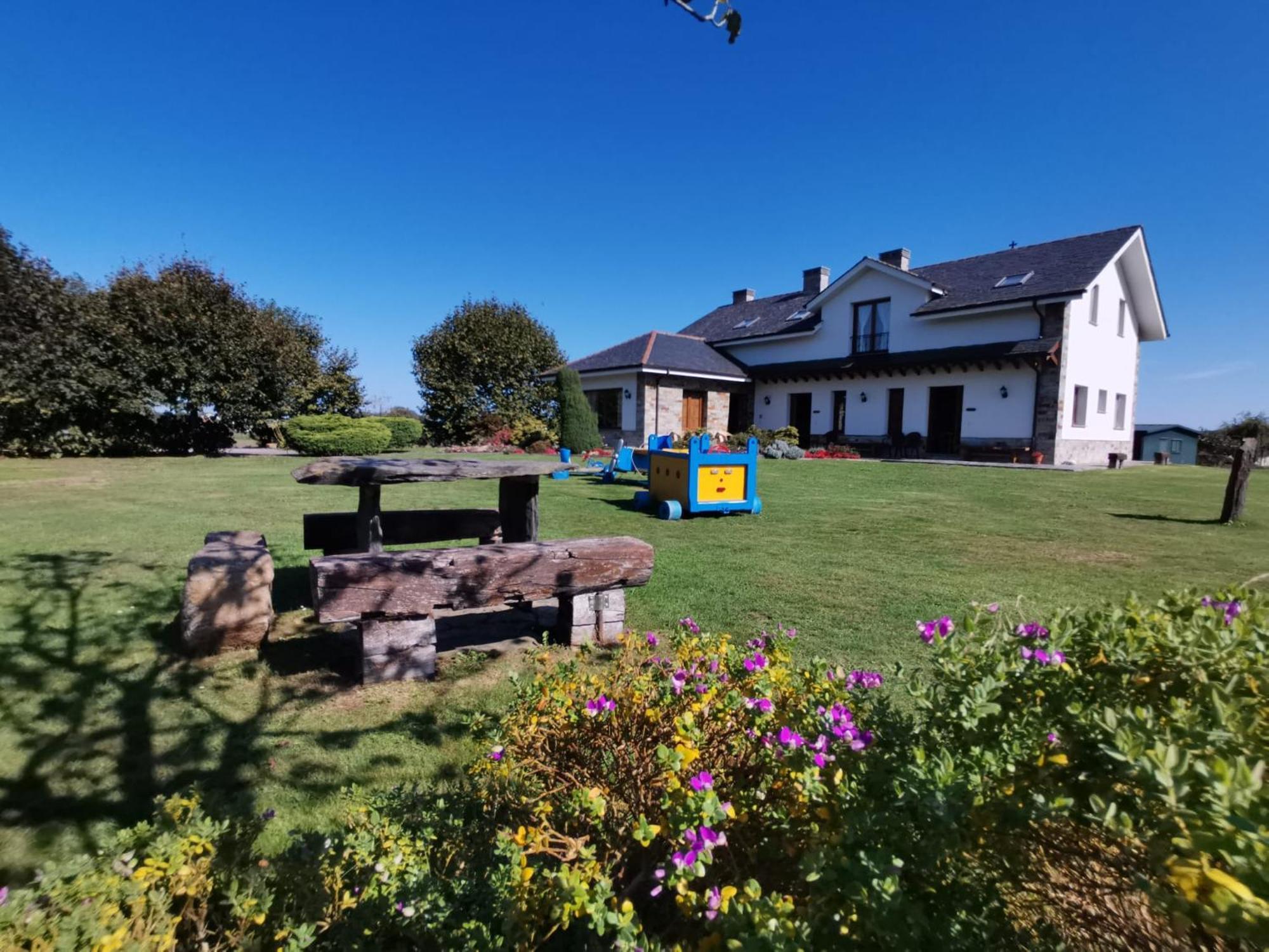 Apartamentos La Cruz de Paderne Navia Luaran gambar